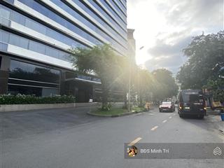 Nhà nằm ở khu văn phòng công ty sân bay, 120m2 ngang tới 6m, trước cho thuê 45 triệu/tháng.