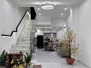 Gia đình kẹt tiền cần bán gấp nhà trần hữu trang, p. 10, phú nhuận. gần sân bay 63.8m2 sổ hồng sẵn