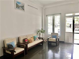 Nhà ông ích khiêm, quận 11 hẻm xe hơi. gần đầm sen, nhà 2 lầu đẹp, dt 45m2. bao ra sổ