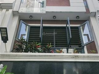 Vợ chồng tôi cần bán nhà lãnh binh thăng, p.13, quận 11  giá 3tỷ150/49m2. bao ra sổ, gấp gấp