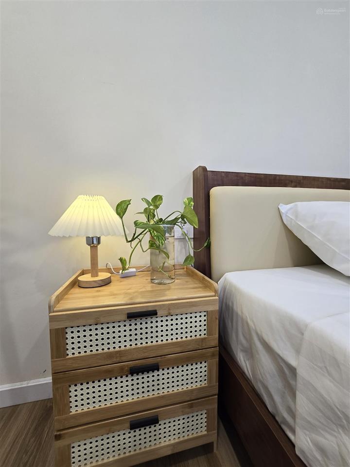 Cho thuê căn hộ 2 và 3 ngủ tại trinity tower  giá 13tr/tháng  0971 516 ***