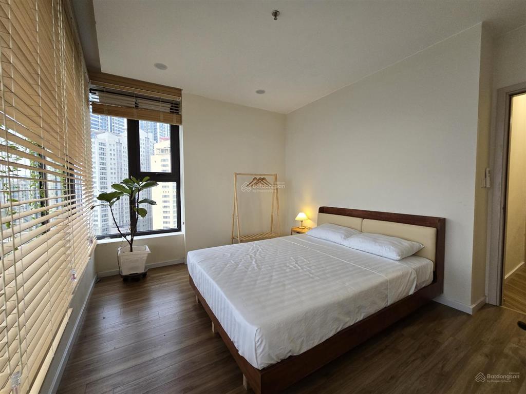 Cho thuê căn hộ 2 và 3 ngủ tại trinity tower  giá 13tr/tháng  0971 516 ***