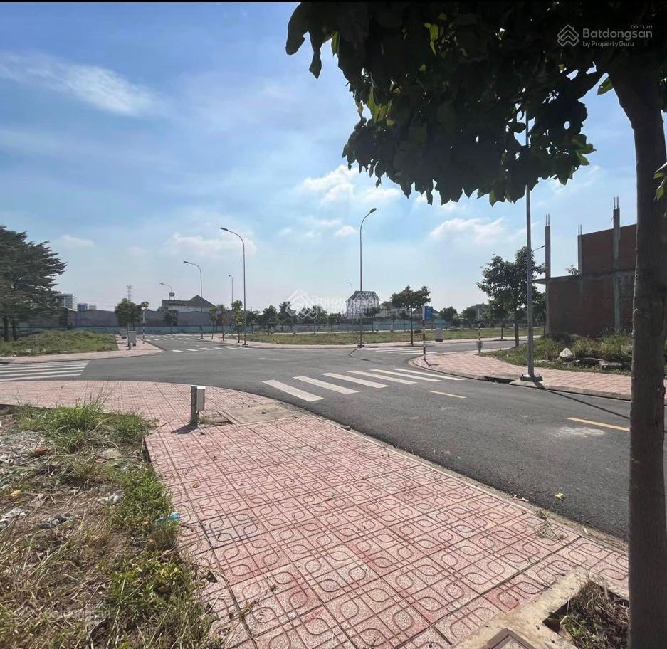 Kẹt tiền bán lô lô đất 120m2/ 1.25 tỷ, sổ sẵn, ngay vĩnh phú, thuận an, bình dương, đủ tiện ích