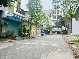 Bán đất tặng nhà 3 tầng ở trung tâm thị trấn văn giangkinh doanh sầm uấtoto tránh giá 10 tỷ