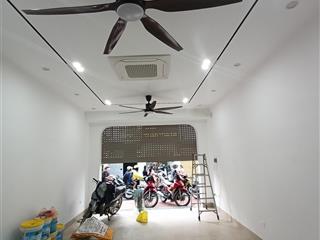 Bán gấp nhà mặt phố bà triệu, 28,45 tỷ, 64m2, 4pn, 4wc, 5 tầng,thang máy xịn,vỉa hè,kinh doanh đỉnh