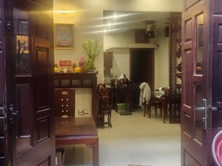 Cần bán gấp nhà để trả nợ căn nhà có 1 0 2 nằm giữa trung tâm của trung tâm