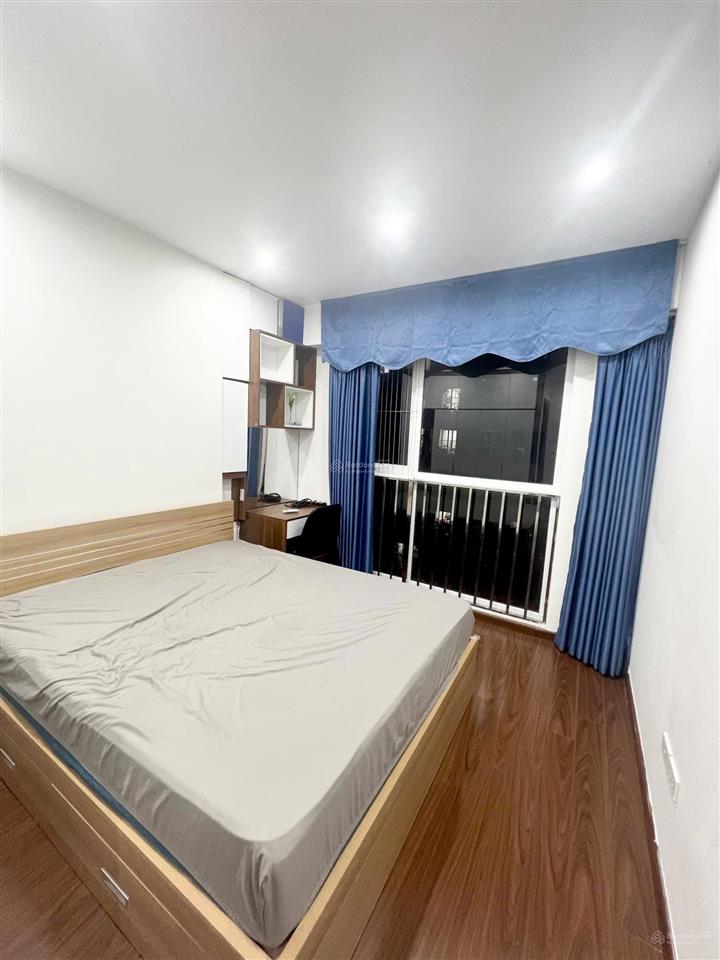Chủ nhà bán gấp căn góc 71,2m2, 2 ngủ 2vs, nội thất đẹp, view đẹp, yên tĩnh, có slot, sổ đỏ