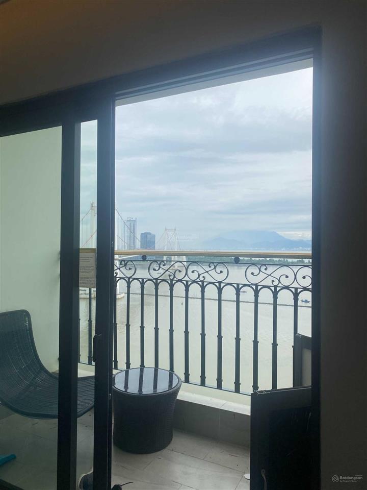 Cho thuê căn hộ golden bay, 2 phòng ngủ, full nội thất cao cấp 5 sao, view biển,  0905 840 ***