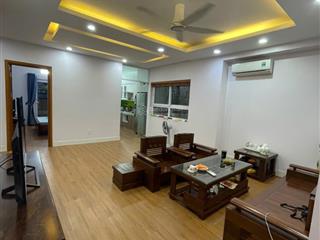 Chính chủ bán 3 ngủ tầng trung ban công nam, full nội thất, sẵn sổ, slot ô tô hầm, giá thương lượng
