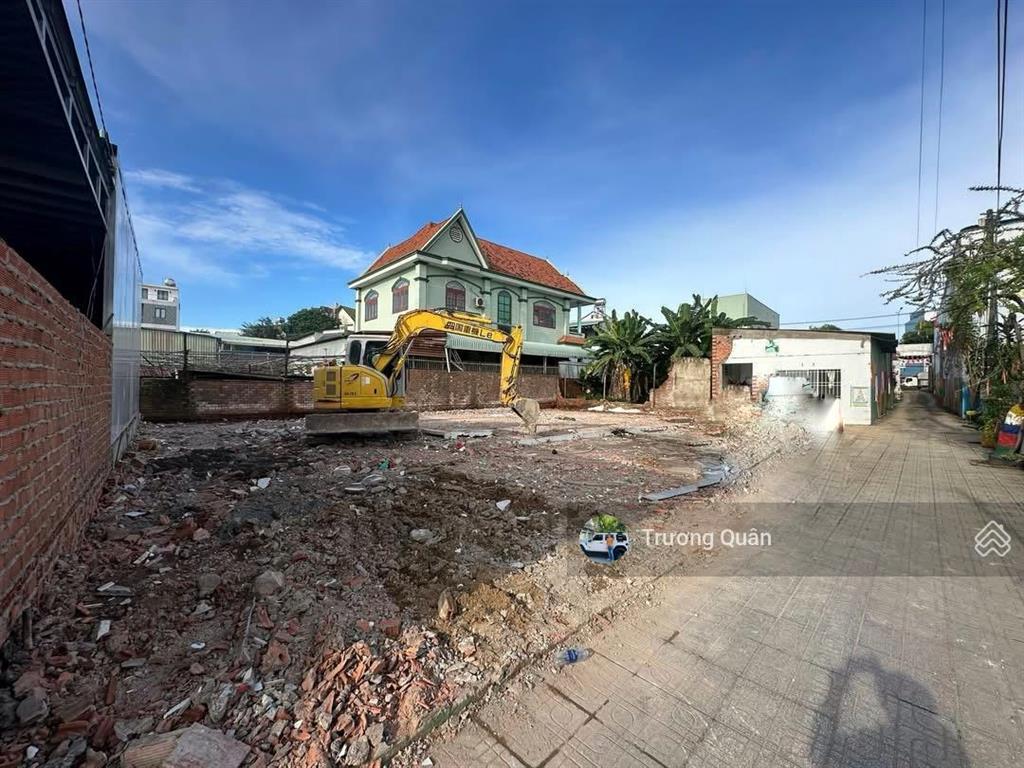 Bán 2 lô f0 p. tân phong  1 xẹc đồng khởi, cách mặt tiền chỉ 50m