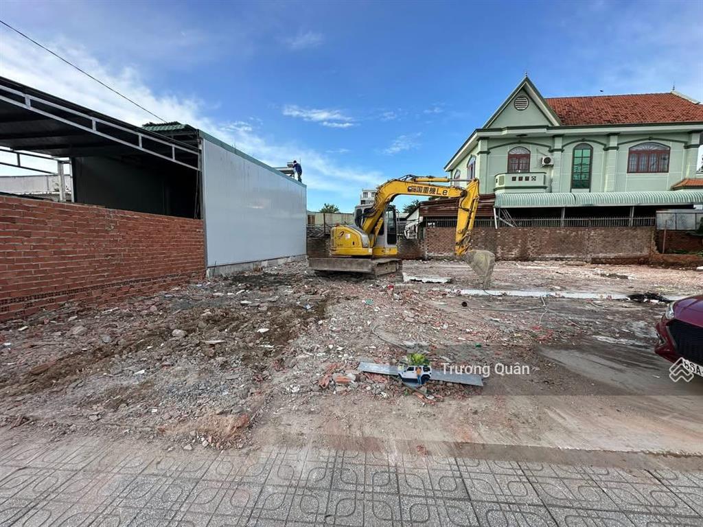 Bán 2 lô f0 p. tân phong  1 xẹc đồng khởi, cách mặt tiền chỉ 50m