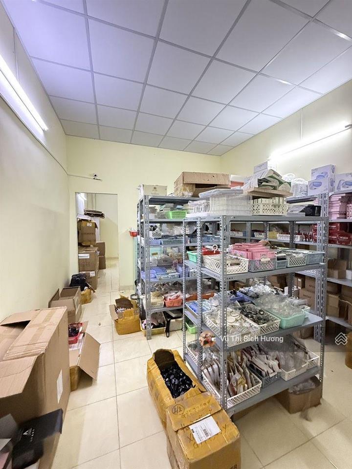 Đối diện khu cư xá tự do, hẻm 1014 cách mạng tháng 8, gần quận 10, dt 65 m2 4*16, chỉ 6 tỷ 090