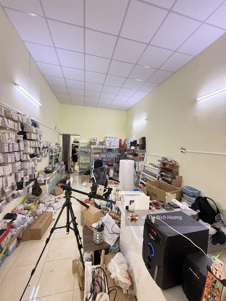 Đối diện khu cư xá tự do, hẻm 1014 cách mạng tháng 8, gần quận 10, dt 65 m2 4*16, chỉ 6 tỷ 090