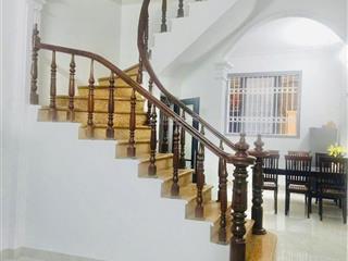 Chỉ hơn 10 triệu nhà nguyên căn full đồ phố hồng tiến gần cầu ô tô cách 100m