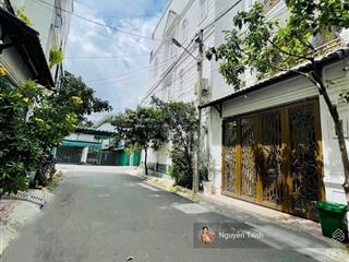 Nhà 3 tầng mới hxh 6m  sát hoàng diệu 2 khu dân cư vip đồng bộ  vỉa hè rộng,có 4pn
