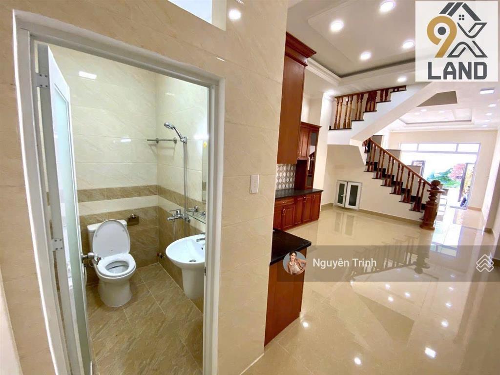 Nhà 3 tầng mới hxh 7m,hoàng diệu 2  khu dân cư vip đồng bộvỉa hè rộng, có 4pn. ôtô đậu trước nhà