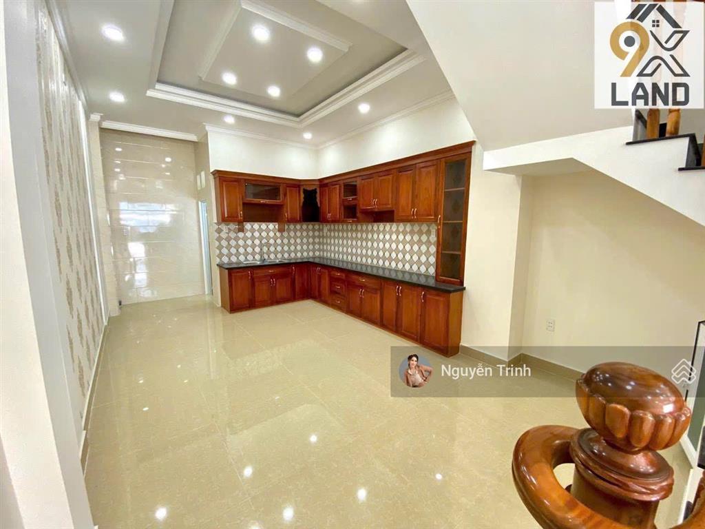 Nhà 3 tầng mới hxh 7m,hoàng diệu 2  khu dân cư vip đồng bộvỉa hè rộng, có 4pn. ôtô đậu trước nhà