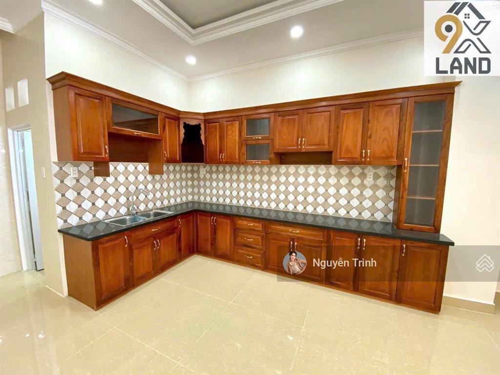 Nhà 3 tầng mới hxh 7m,hoàng diệu 2  khu dân cư vip đồng bộvỉa hè rộng, có 4pn. ôtô đậu trước nhà