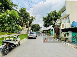 Bán gấp nhà mặt tiền view công viên,ở hay kd,vp,spa bao đẹp.đường rộng 12m, khu dân cư.ngang 5 đẹp