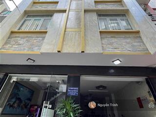 Bán căn hộ dịch vụ,có thang máy gần chợ thủ đức đường rộng 10m an ninh hợp đồng thuê 100tr/ tháng