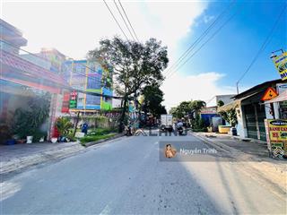Bán nhà 1t3l sân thượng  ôtô vào nhà xây kiên cố ngay sân banh chợ linh xuân.giá còn tl tốt