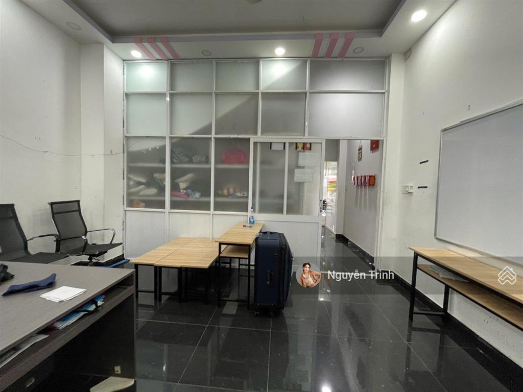 Bán nhà mặt tiền xây kiên cố 5 tầng ngay chợ linh trung  90m2 ngang 5m. vỉa hè rộng. sẵn thu nhập