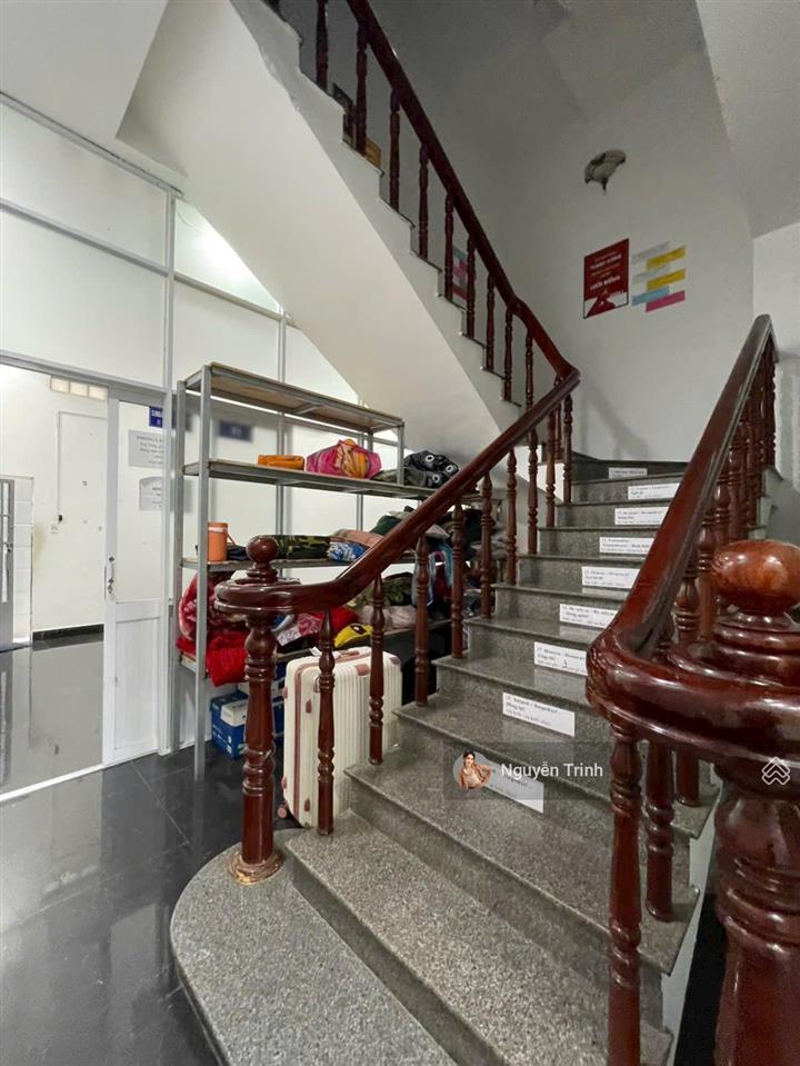 Bán nhà mặt tiền xây kiên cố 5 tầng ngay chợ linh trung  90m2 ngang 5m. vỉa hè rộng. sẵn thu nhập