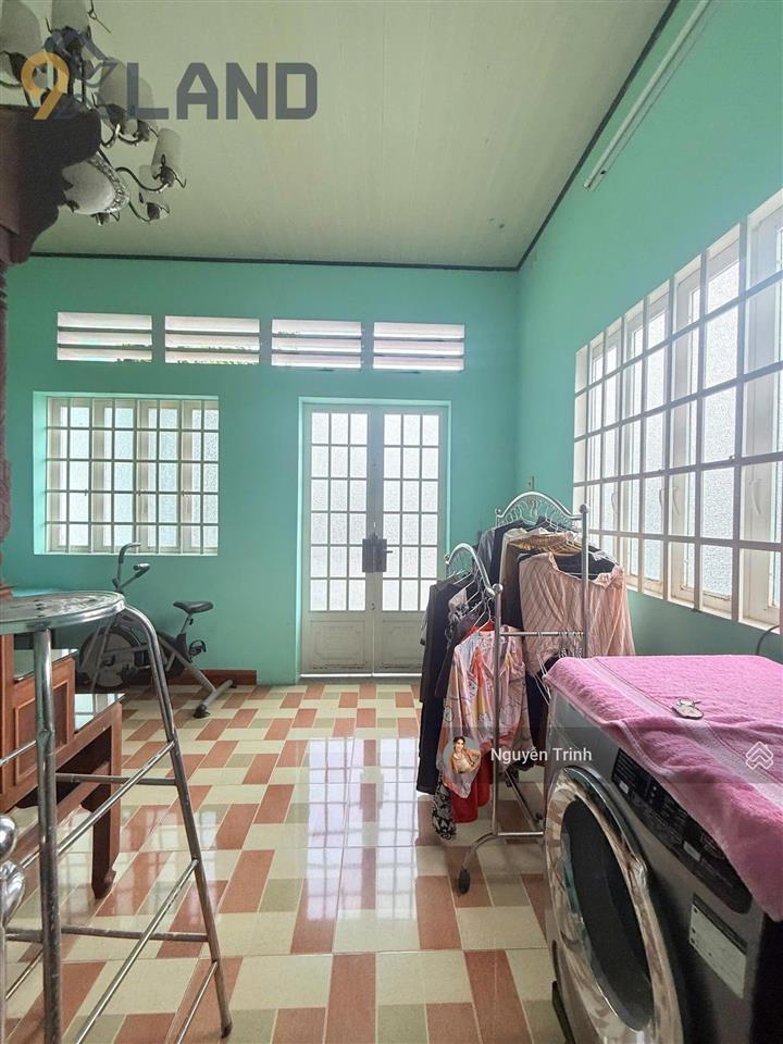 Bán nhà 2 mặt tiền truớc sau đuờng ôtô thông  gần wincom thủ đức p. linh chiểu.165m2 xd cao tầng