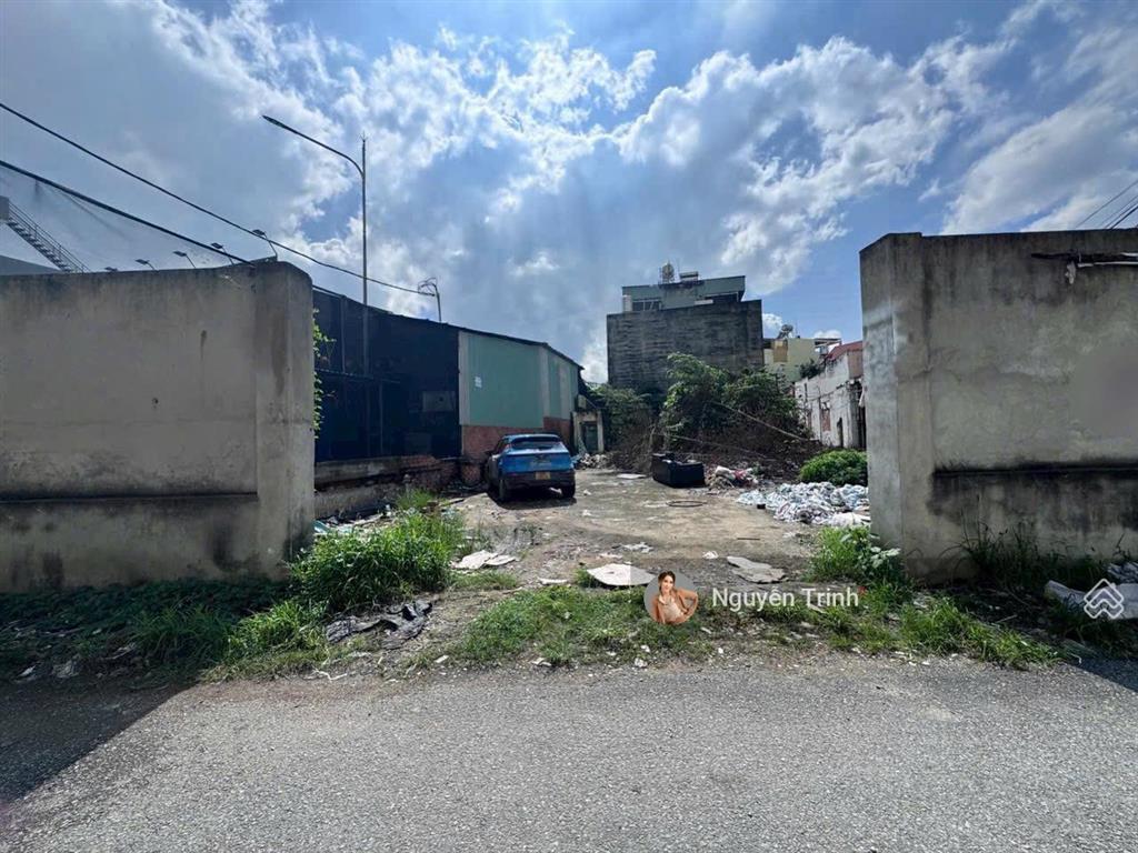 Bán lô đất góc 2 mặt tiền ngay ga metro chỉ 79 triệu/m2,xây được 7 tầng, 317m2 ngang 12m,full thổ