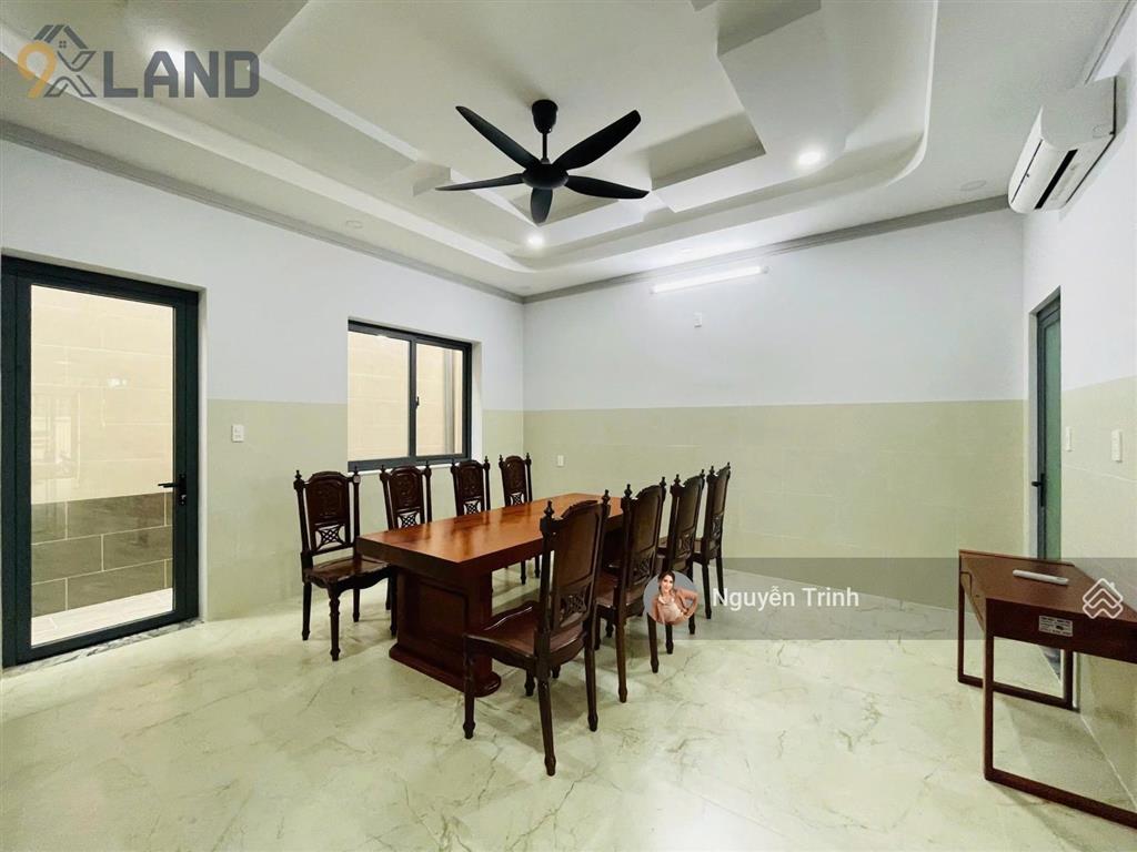 Siêu phẩm nhà mới xây 5 tầngcó thang máycho thuê 80tr/thángngay kha vạn câncòn tl tốt.
