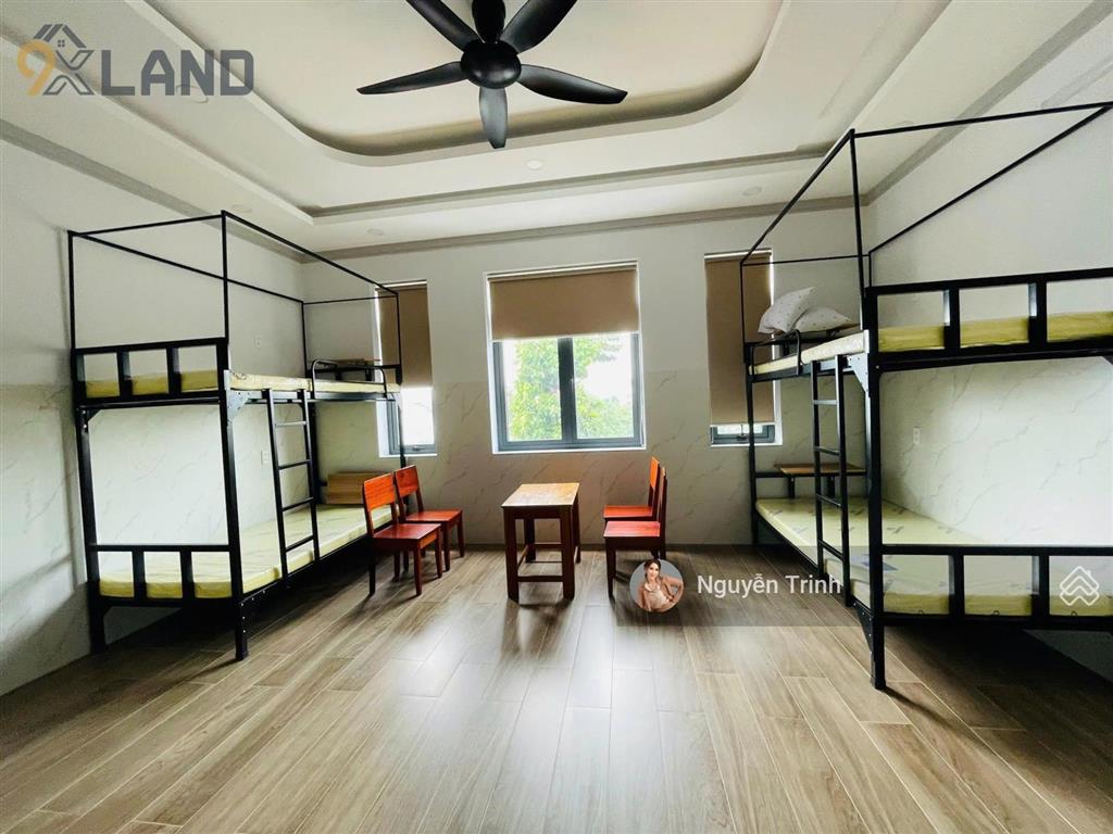 Siêu phẩm nhà mới xây 5 tầngcó thang máycho thuê 80tr/thángngay kha vạn câncòn tl tốt.
