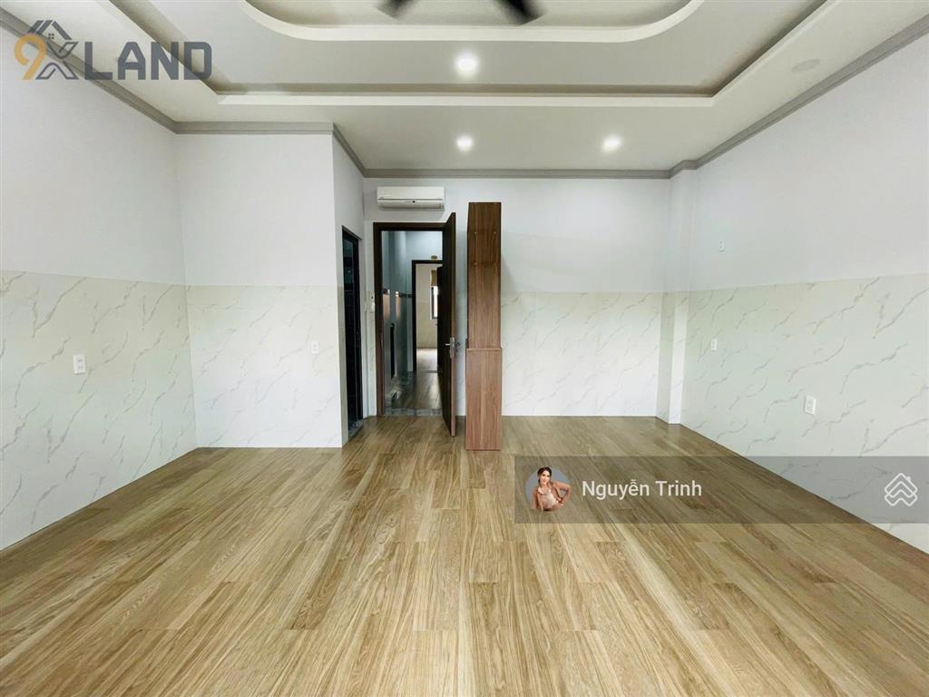 Siêu phẩm nhà mới xây 5 tầngcó thang máycho thuê 80tr/thángngay kha vạn câncòn tl tốt.
