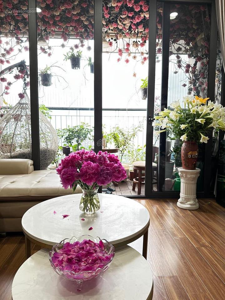 Chính chủ cần bán căn hộ m3m4 nguyễn chí thanh. dt 120m thiết kế 3 pn, 2vs