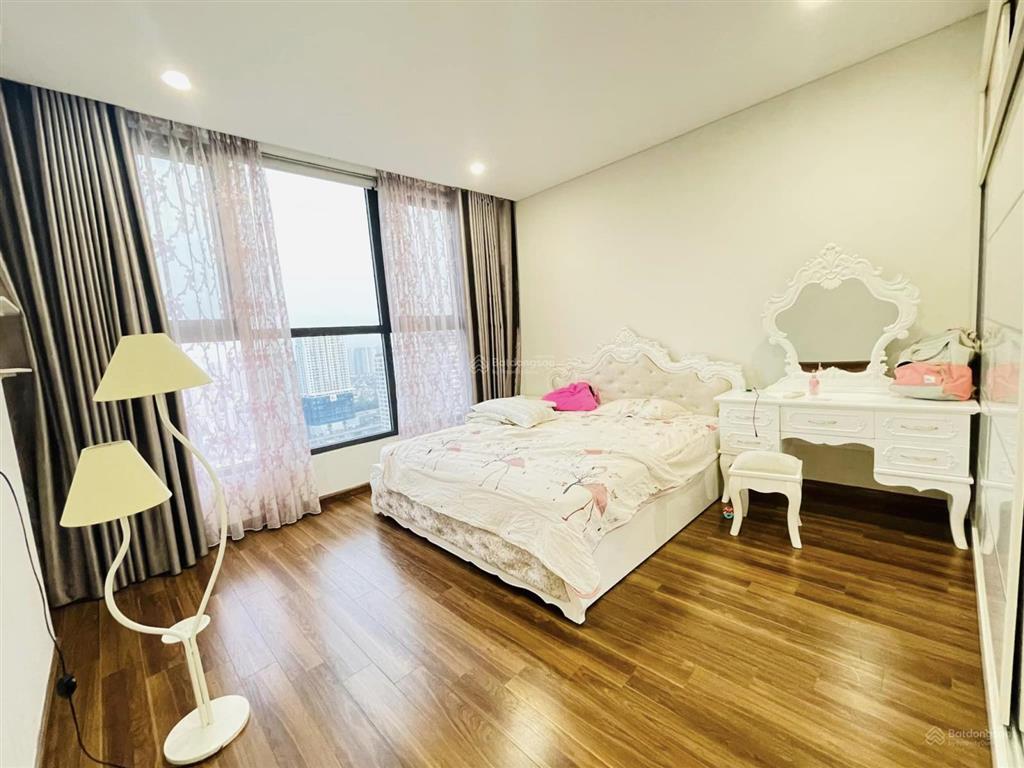 Chính chủ cần bán căn hộ m3m4 nguyễn chí thanh. dt 120m thiết kế 3 pn, 2vs