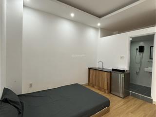 Phòng quận 10 hồ thị kỷ . giá 4.300.000vnd