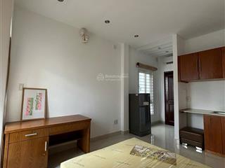 Còn phòng trống như hình ngay trung tâm q10 đường hồ thị kỷ