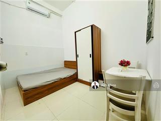 Chính chủ cho căn hộ 2 phòng ngủ full nội thất 50m2 đường lam sơn. ban công lớn. chỉ 9,8tr/th.