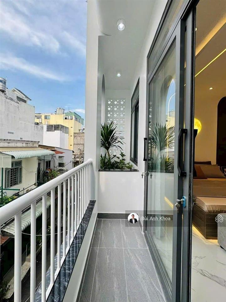 Bán gấp! đường huỳnh văn bánh, p14  hxh 6m  không lộ giới  cn 40m2  4 tầng st  giá chỉ 9,6 tỷ