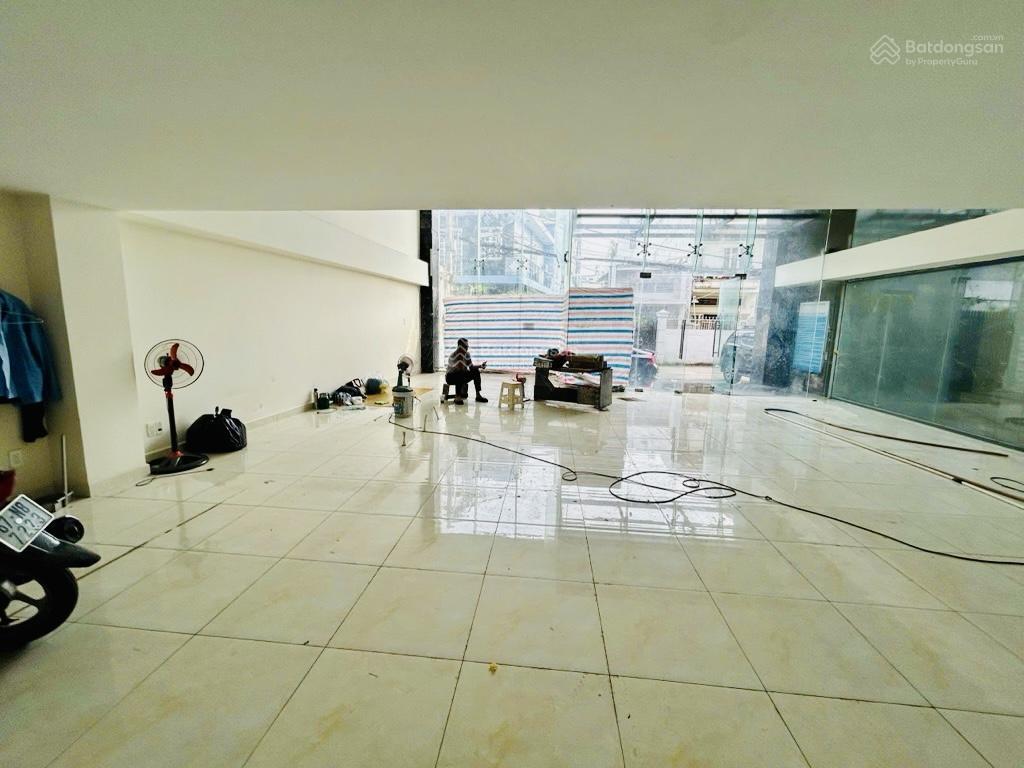 Lotte mart, 320m2, 6 tầng có hầm, thang máy, ô tô vào, chỉ 39 tỷ còn bớt