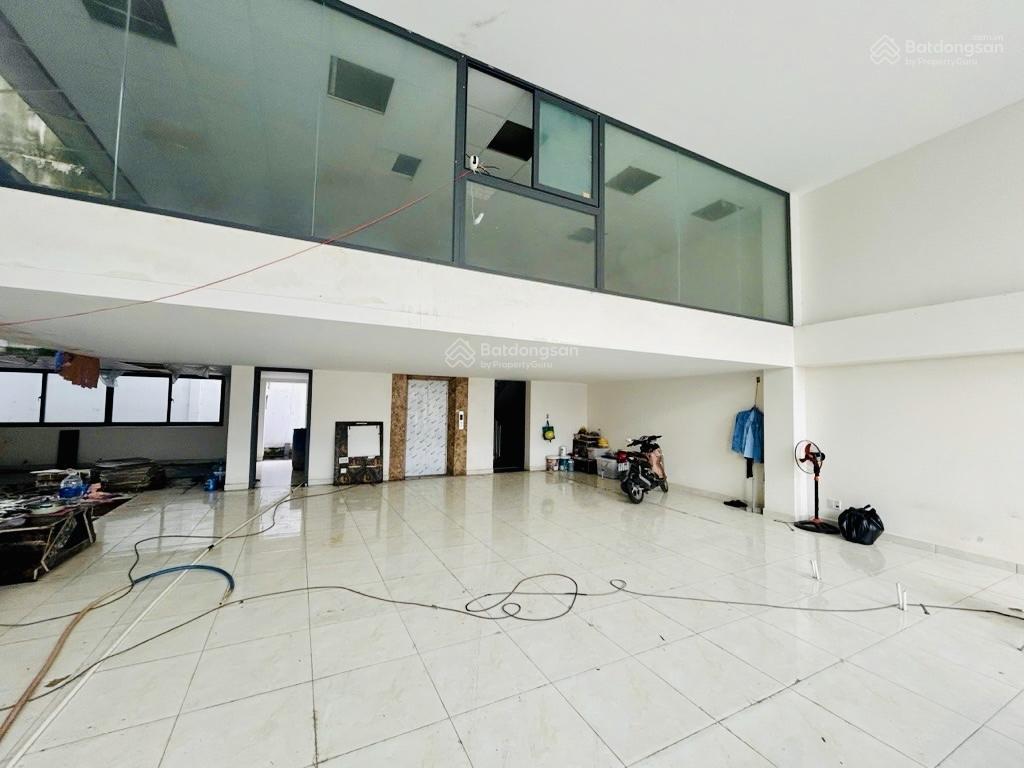 Lotte mart, 320m2, 6 tầng có hầm, thang máy, ô tô vào, chỉ 39 tỷ còn bớt