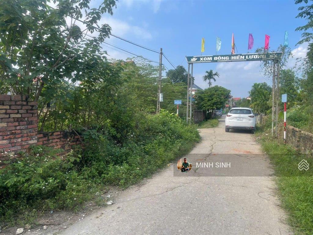 Hàng đẹp trục chính thôn hiền lương  xã hiền ninh cũ, xã nội bài  tp hà nội. 2 lô liền nhau