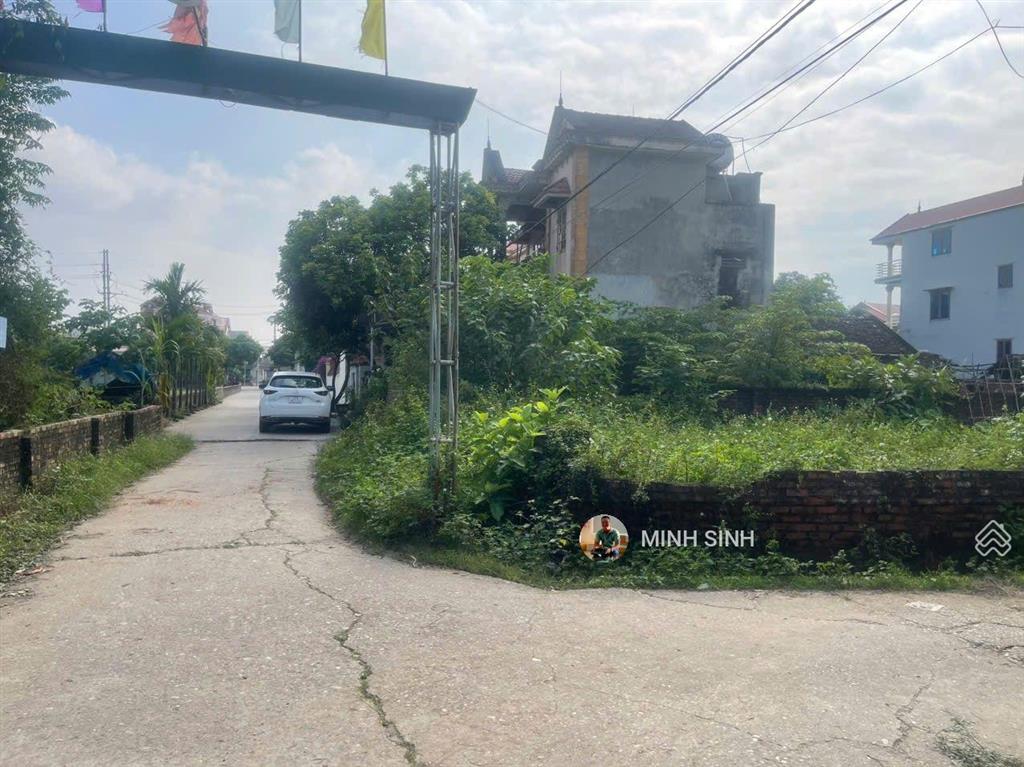 Hàng đẹp trục chính thôn hiền lương  xã hiền ninh cũ, xã nội bài  tp hà nội. 2 lô liền nhau