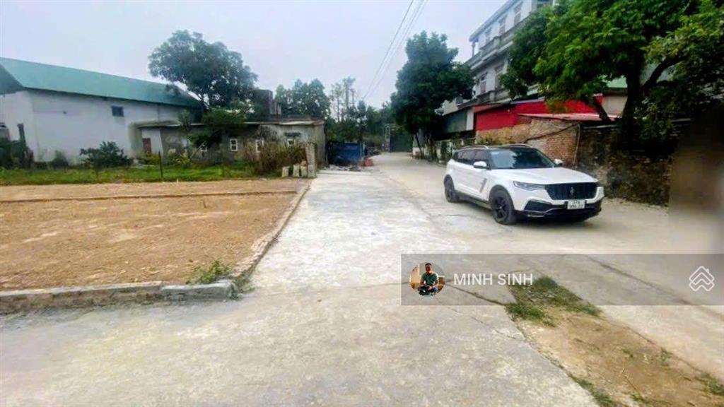 Hàng f0 f0 f0 siêu mẫu
tân ninh, tân dân (kim anh)
đường thông 10m
cách trục liên xã 15