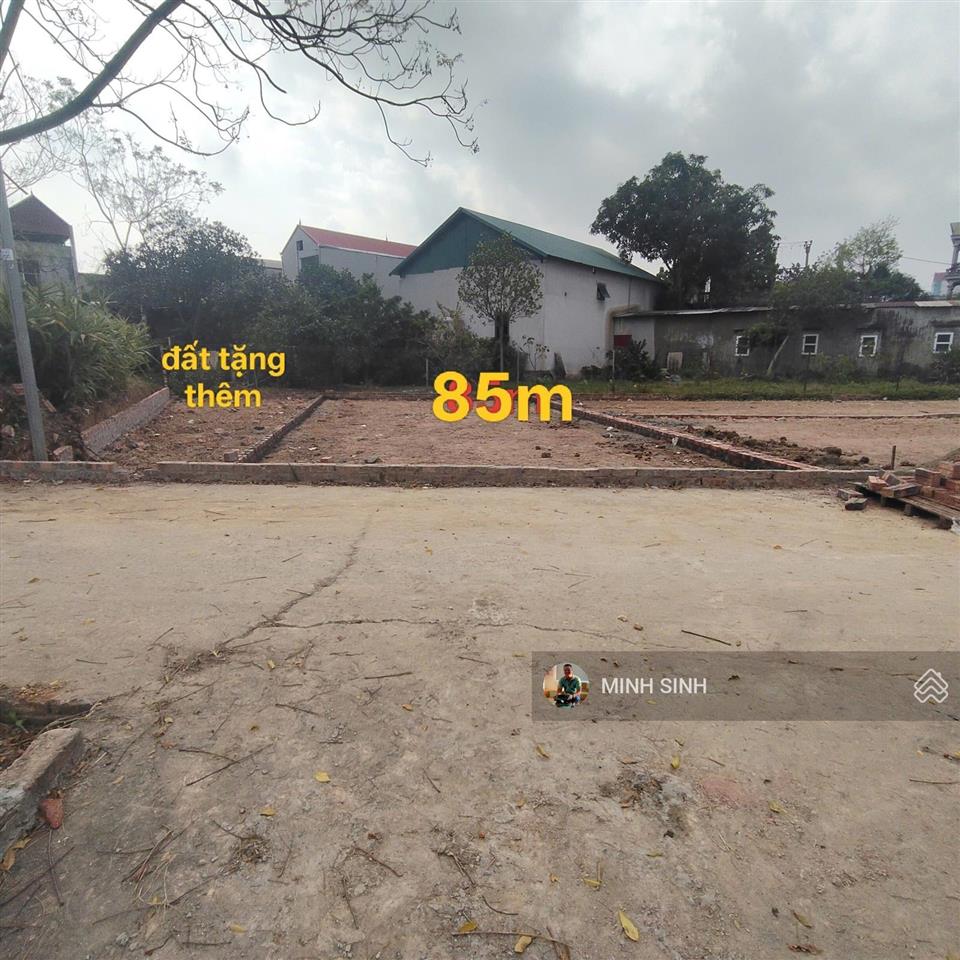 Hàng f0 f0 f0 siêu mẫu
tân ninh, tân dân (kim anh)
đường thông 10m
cách trục liên xã 15