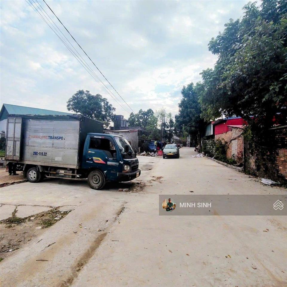 Hàng f0 f0 f0 siêu mẫu
tân ninh, tân dân (kim anh)
đường thông 10m
cách trục liên xã 15