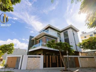 Biệt thự sân vườn 4 mặt thoáng | hồ bơi  thang máy  full nội thất | nở hậu thịnh vượng | 258m2