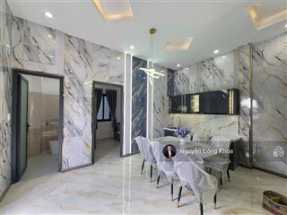 Bán nhà 2 mặt tiền full nội thất, phòng ngủ dưới, ngang 5m, kdc đẹp p.bình chuẩn, tp.thuận an