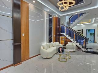 Bán nhà 1 trệt 2 lầu đẹp, 4 phòng ngủ, full nội thất, kdc p. bình chuẩn, tp. thuận an