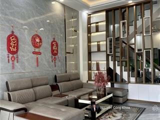 Bán nhà 1 trệt 2 lầu có sân ô tô, 4 phòng ngủ, gần aeon mall 1,5km, p. thuận giao, tp. thuận an