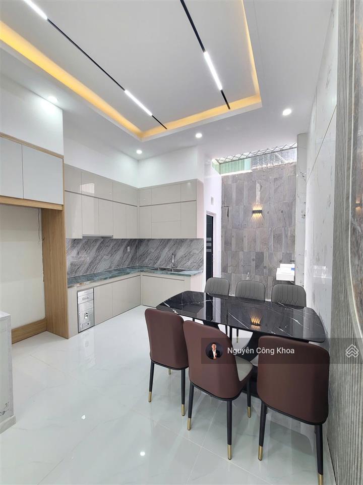 Bán nhà đúc 3 tấm hoàn công, 4 phòng ngủ, tặng nội thất, kdc p.bình chuẩn, tp.thuận an